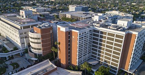 Crmc fresno ca - Mar 11, 2024 · Community Medical Centers is a healthcare system in Central California with four hospitals, including Community Regional Medical Center in Fresno. It offers trauma, stroke, behavioral health, and other services, as well as a TV show MedWatch Today. 